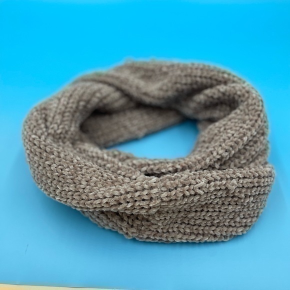 29 Palms Knitted Neck Scarf - Picture 1 of 4